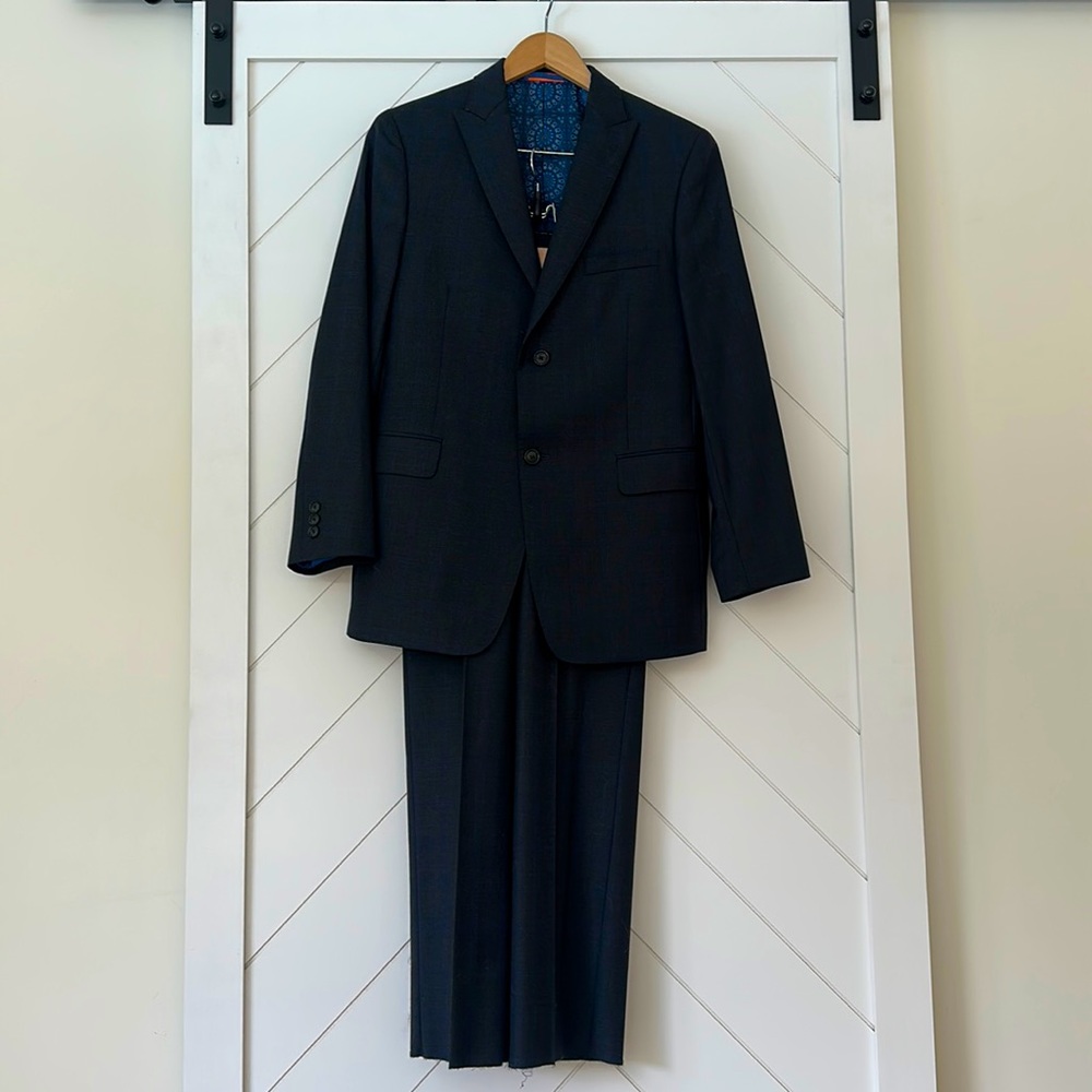 Tallia suit. New! 100% Wool. Jacket size 18, pants size 14